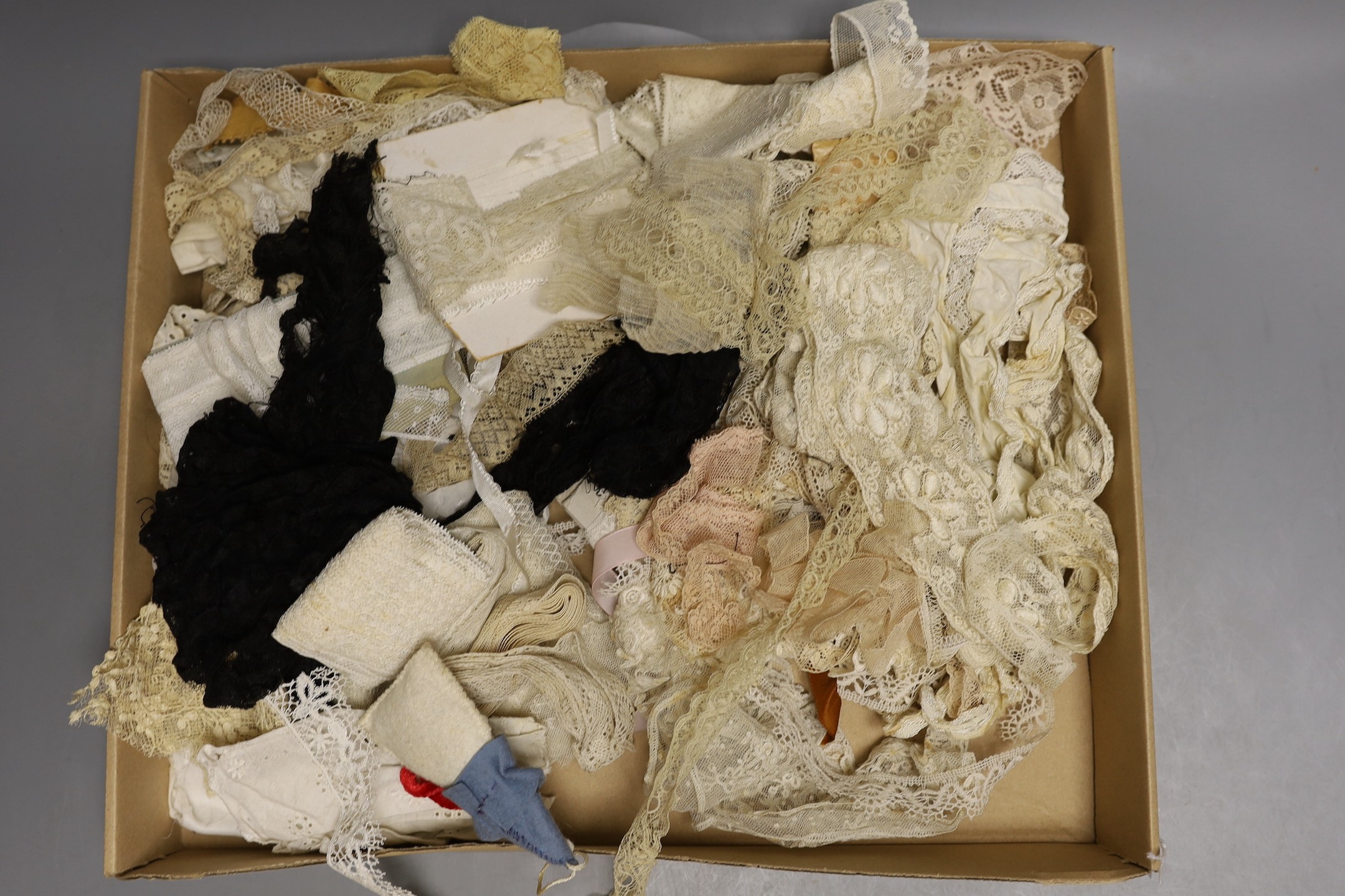 A quantity of mixed lace trimmings